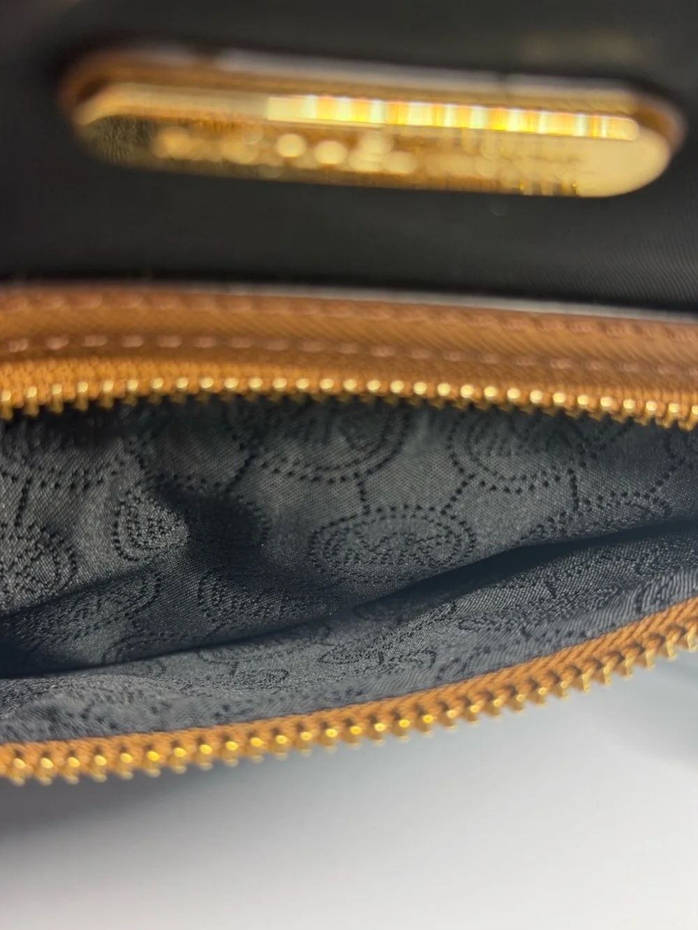 Michael Kors Kempton- Black tote with brown leather trim_Excellent Condition